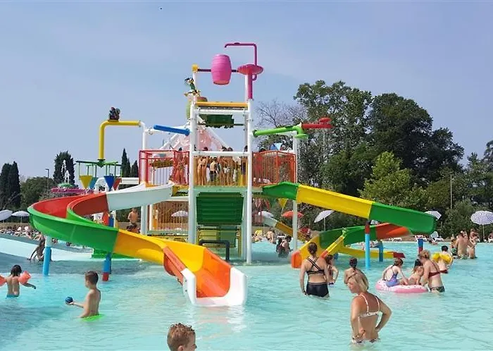 Camping Victoria Mobilehome In Cisano San Vito *