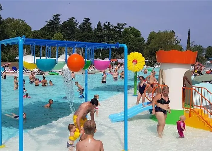 Victoria Mobilehome In Cisano San Vito Camping