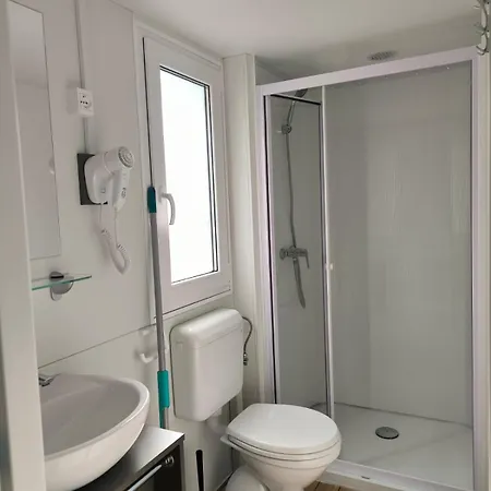 Camping Victoria Mobilehome In Cisano San Vito Bardolino